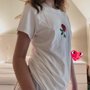Brandy Melville Rose tee